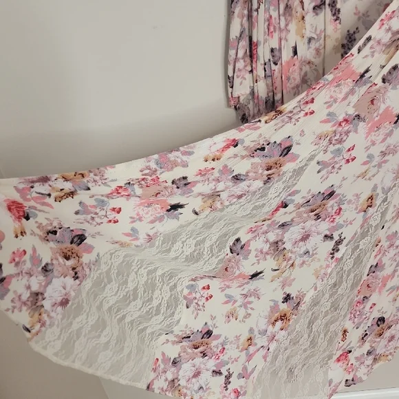 Floral Kimono Cardigan - Picture 2 of 5